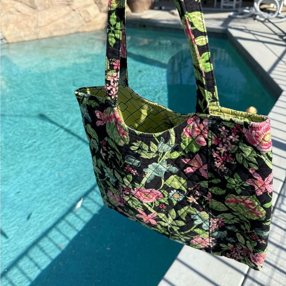 VINTAGE Vera Bradly Floral Tote Bag - Black and Green - Picture 4 of 6